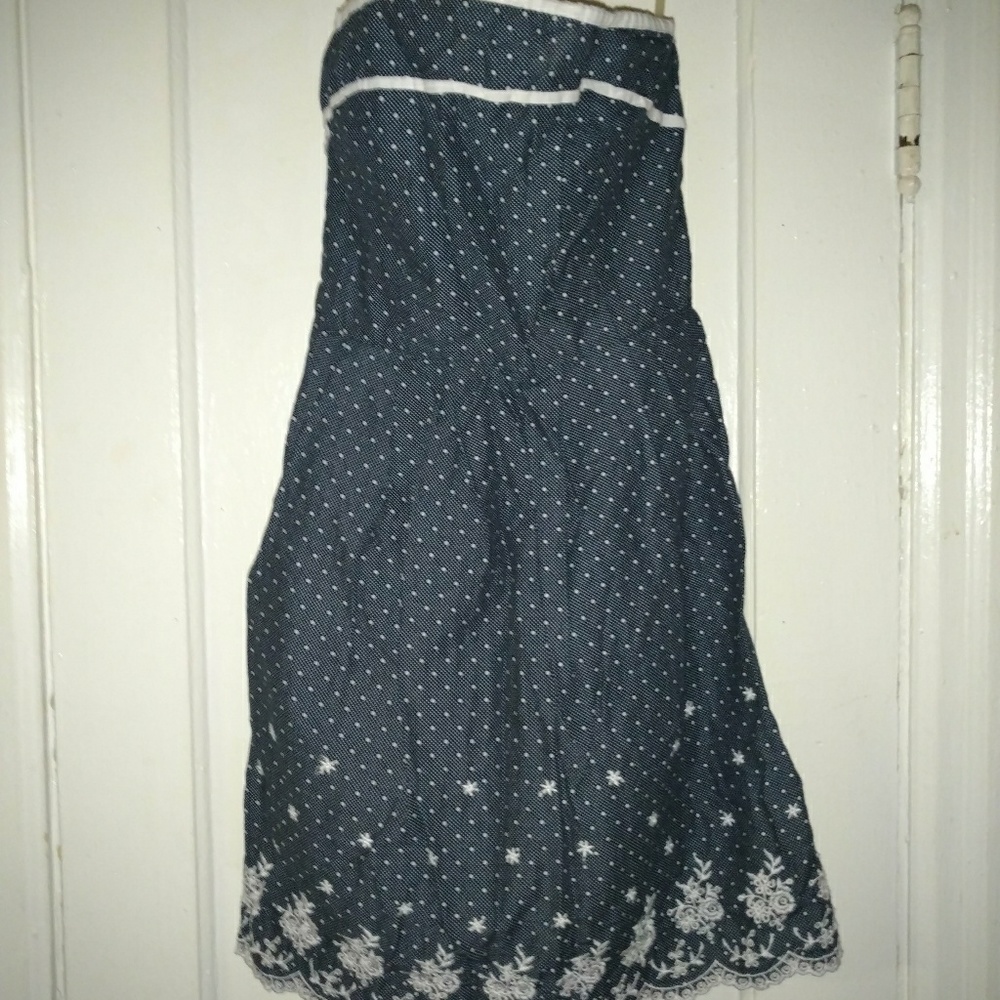 Sleeveless dress